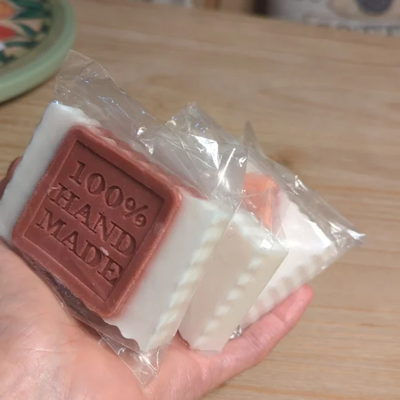 ❤️❤️❤️❤️Chocolate Cherry Cocoa Butter Soaps - Picture 4 of 4